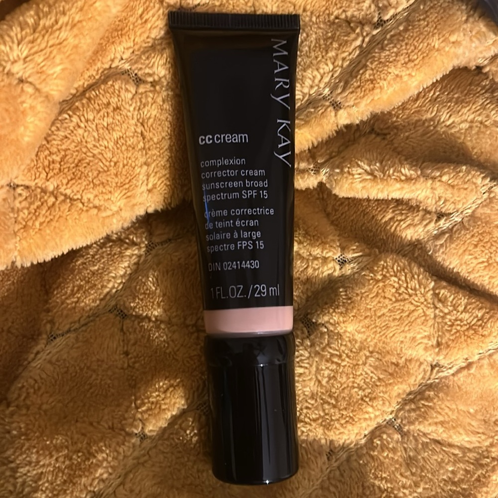Mary Kay - Picture 4 of 4